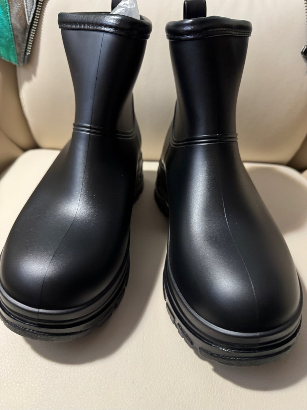 Black Women’s Platform Waterproof Ankle Boots - Picture 2 of 6